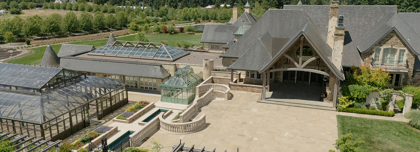 Chateau de Lis grounds and pool